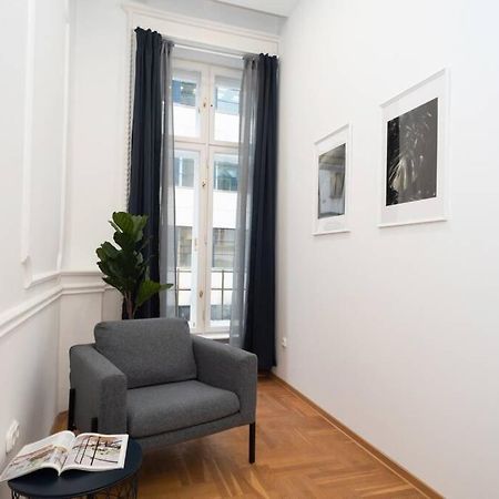 Best Located, 150 M2 5 Bedrooms Apt., Budapest Exteriör bild