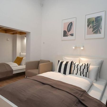 Best Located, 150 M2 5 Bedrooms Apt., Budapest Exteriör bild