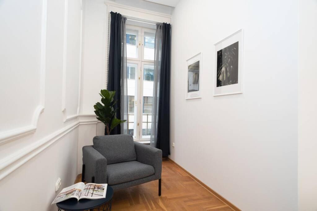 Best Located, 150 M2 5 Bedrooms Apt., Budapest Exteriör bild