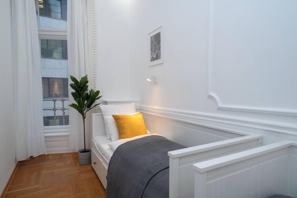 Best Located, 150 M2 5 Bedrooms Apt., Budapest Exteriör bild