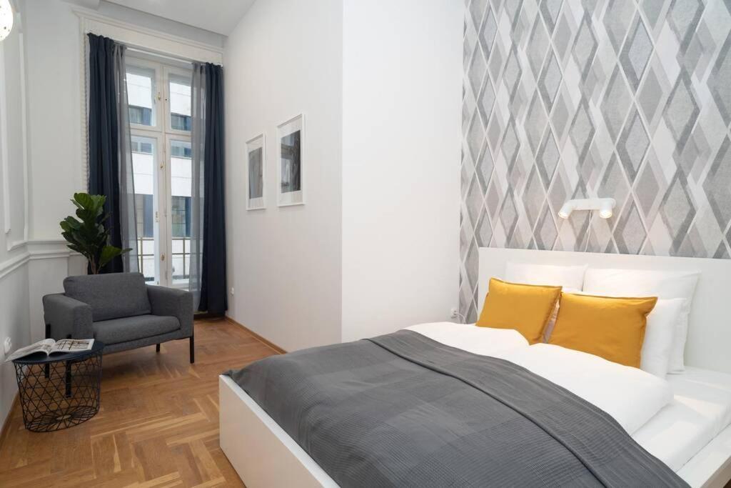 Best Located, 150 M2 5 Bedrooms Apt., Budapest Exteriör bild