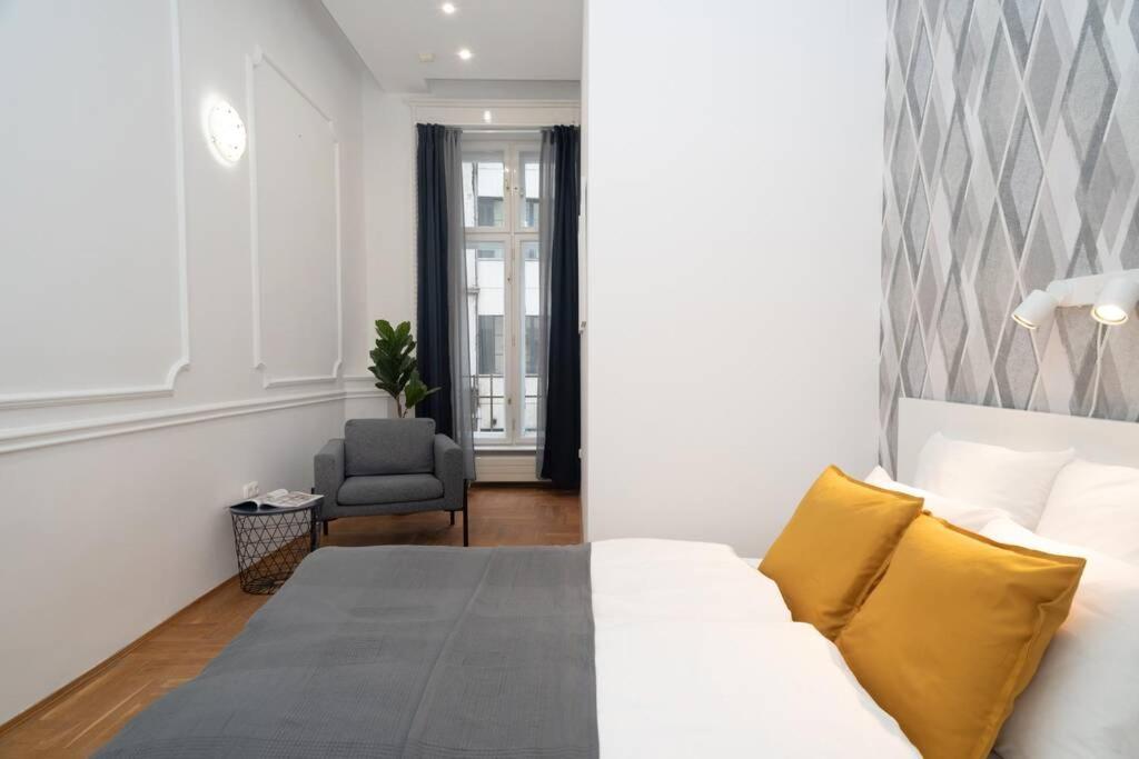 Best Located, 150 M2 5 Bedrooms Apt., Budapest Exteriör bild