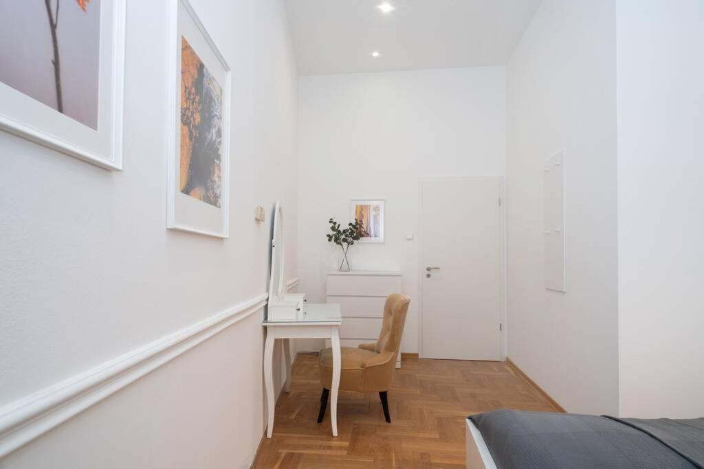 Best Located, 150 M2 5 Bedrooms Apt., Budapest Exteriör bild
